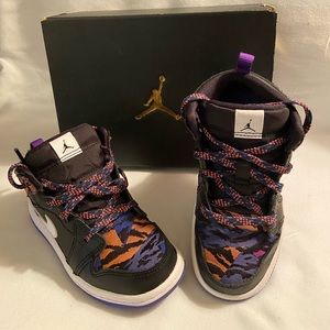Little girl’s Jordan 1’s